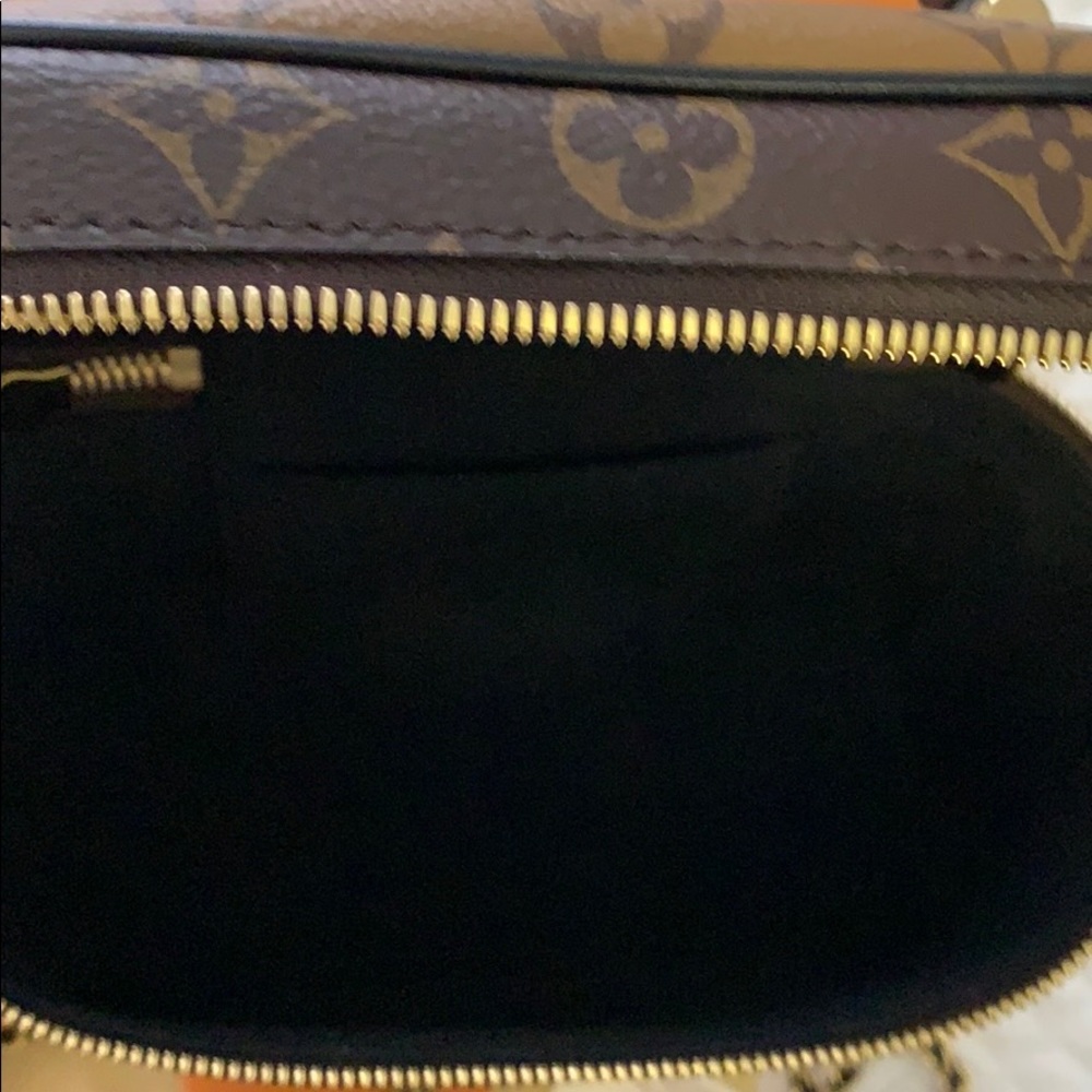 Reverse Monogram Vanity PM - Picture 10 of 16
